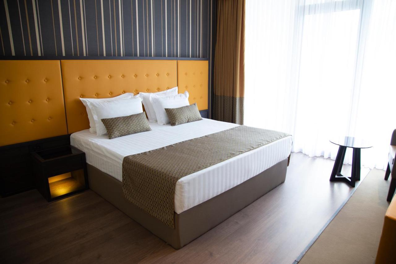 Vermice Hotel Lakeside מראה חיצוני תמונה
