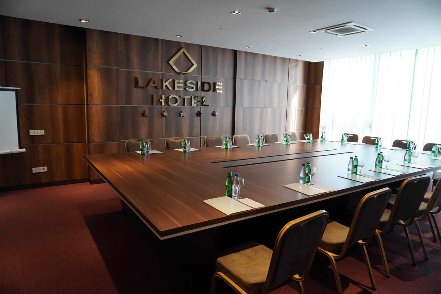 Vermice Hotel Lakeside מראה חיצוני תמונה